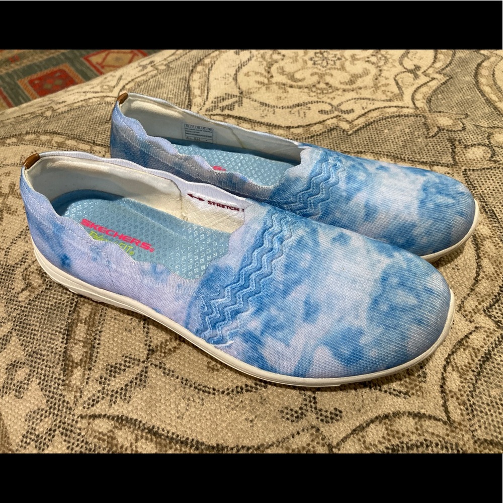 Nearly new Sketchers Memory Foam Slip ons